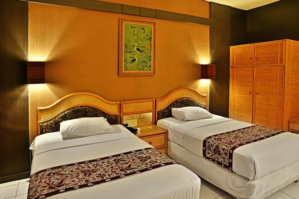Puri Naga Beachfront Cottages Legian  Exterior photo