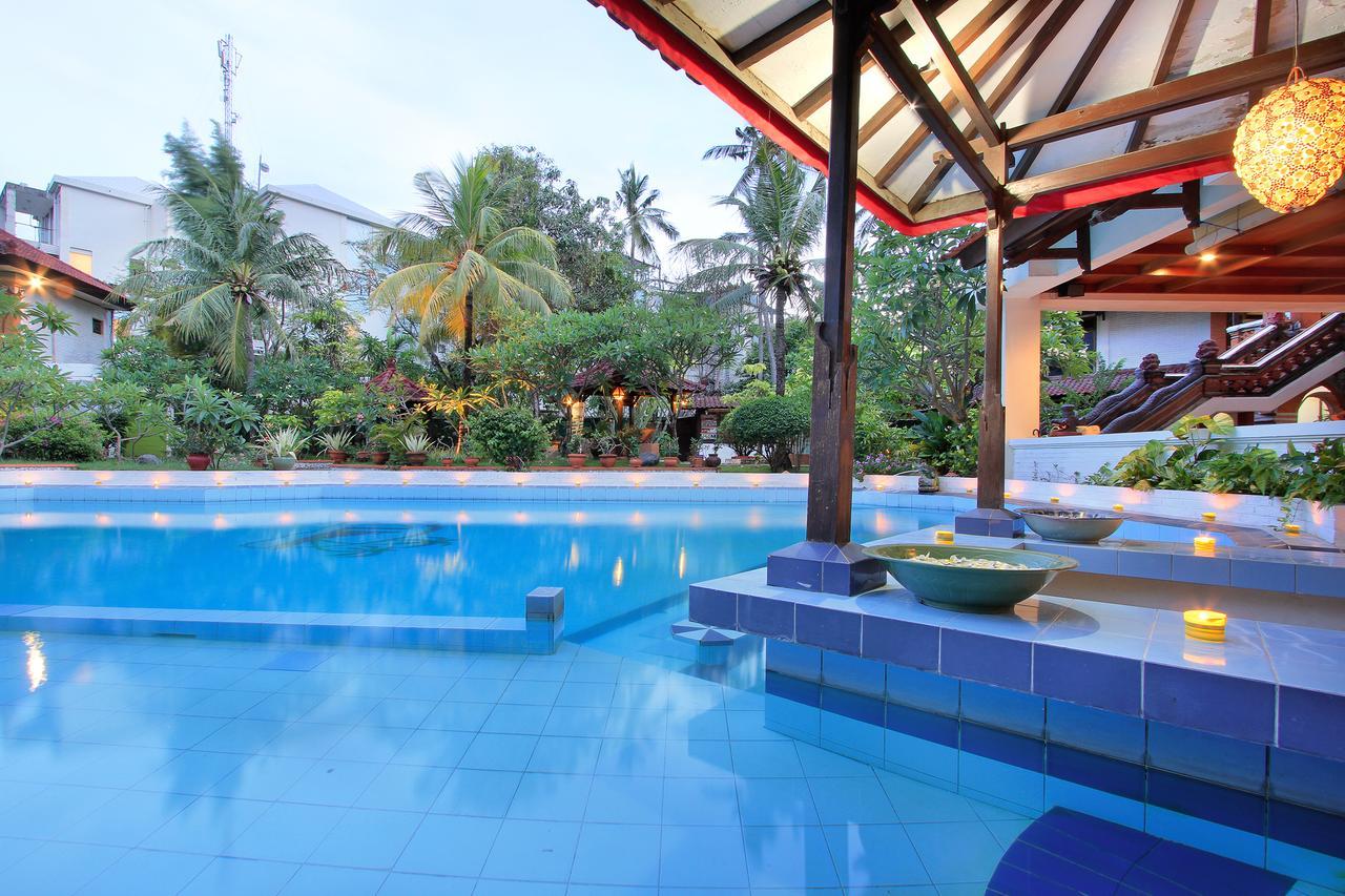 Puri Naga Beachfront Cottages Legian  Exterior photo