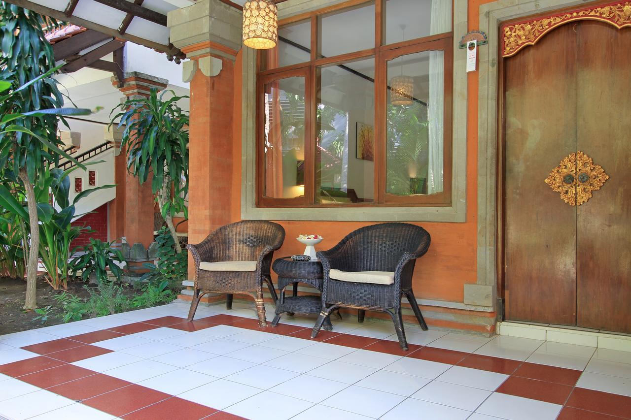 Puri Naga Beachfront Cottages Legian  Exterior photo