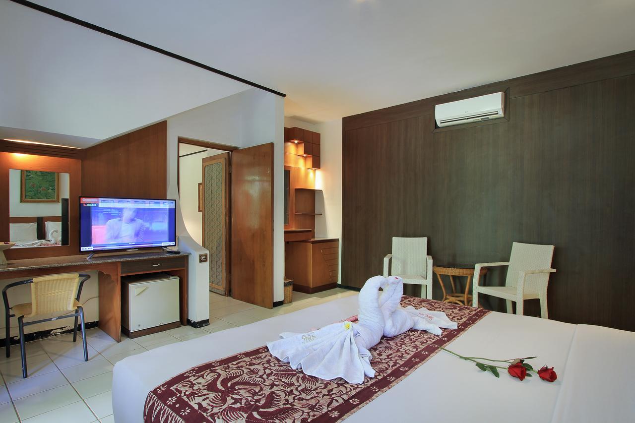 Puri Naga Beachfront Cottages Legian  Exterior photo