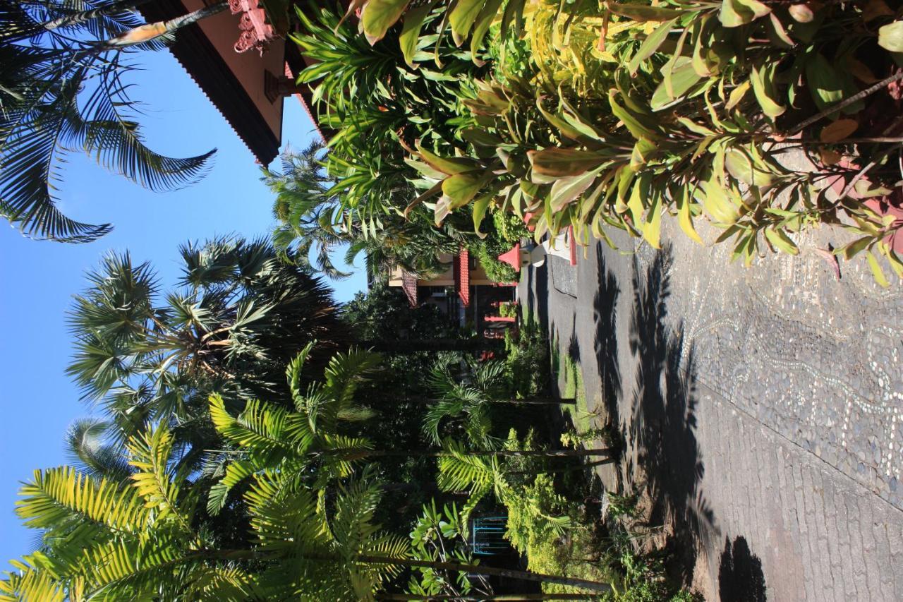 Puri Naga Beachfront Cottages Legian  Exterior photo