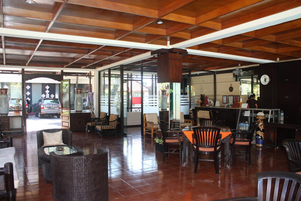 Puri Naga Beachfront Cottages Legian  Exterior photo